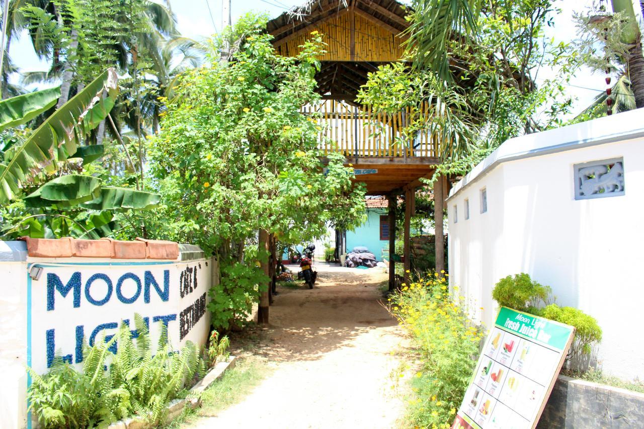 Bed and Breakfast Moon Light Guest à Mirissa Extérieur photo