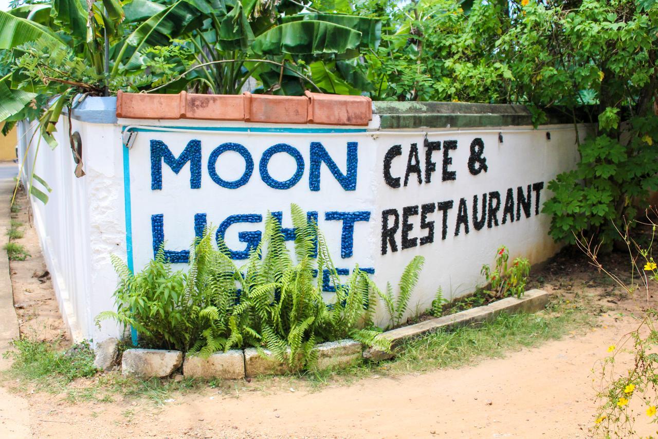 Bed and Breakfast Moon Light Guest à Mirissa Extérieur photo