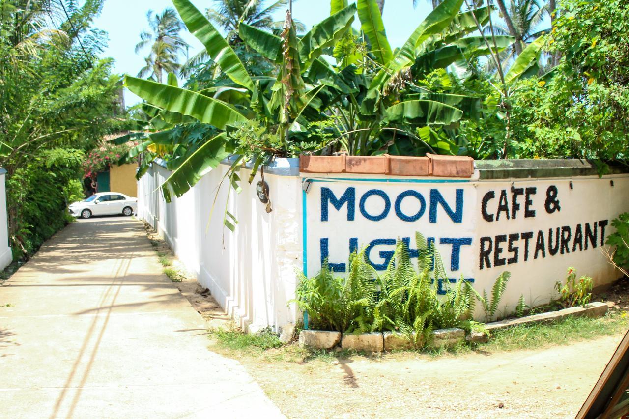 Bed and Breakfast Moon Light Guest à Mirissa Extérieur photo